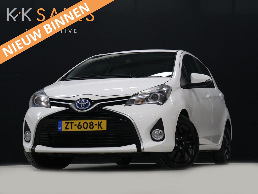 Toyota Yaris 1.5 Hybrid Trend [CRUISE CONTROL, ACHTERUITRIJCAMERA, PDC V+A, NAVIGATIE, CLIMATE CONTROL, LEDERENSTUUR, BLUETOOTH, LED, NIEUWSTAAT]