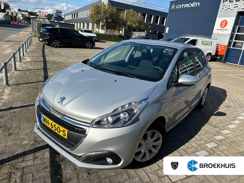 Peugeot 208 1.2 PureTech Blue Lion | Navigatie | Trekhaak | 1e eigenaar | Dealer Onderhouden | | Achterbank in delen neerklapbaar | Airco | Apple Carplay/Android Auto|telefoonintegratie premium