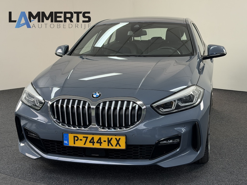 BMW 1-Serie 118i High Executive M-Sport Automaat Navi / Climate / Carplay / PDC / Live Cockpit Professional / Shadow Line