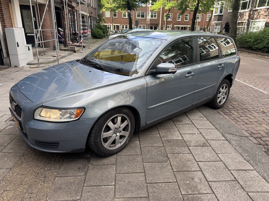 Volvo V50 2.4 Kinetic AUTOMAAT | AIRCO | SCHADE