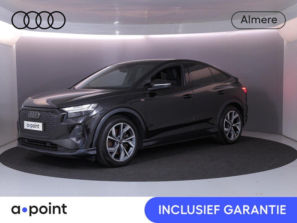 Audi Q4 e-tron 40 S edition 77 kWh 204 pk | SOH 97,14% | Navigatie | Trekhaak (wegklapbaar) | Parkeersensoren | Achteruitrijcamera | Head-up display | Lederen bekleding | Autom. airco (3 zones) |