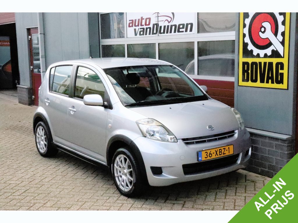 Daihatsu Sirion 2 1.0-12V 100th. Anniversary O.a: Airco,15 Inch L.m., All-Season,  N.a.p. Etc..  Rijklaar! All-in prijs!