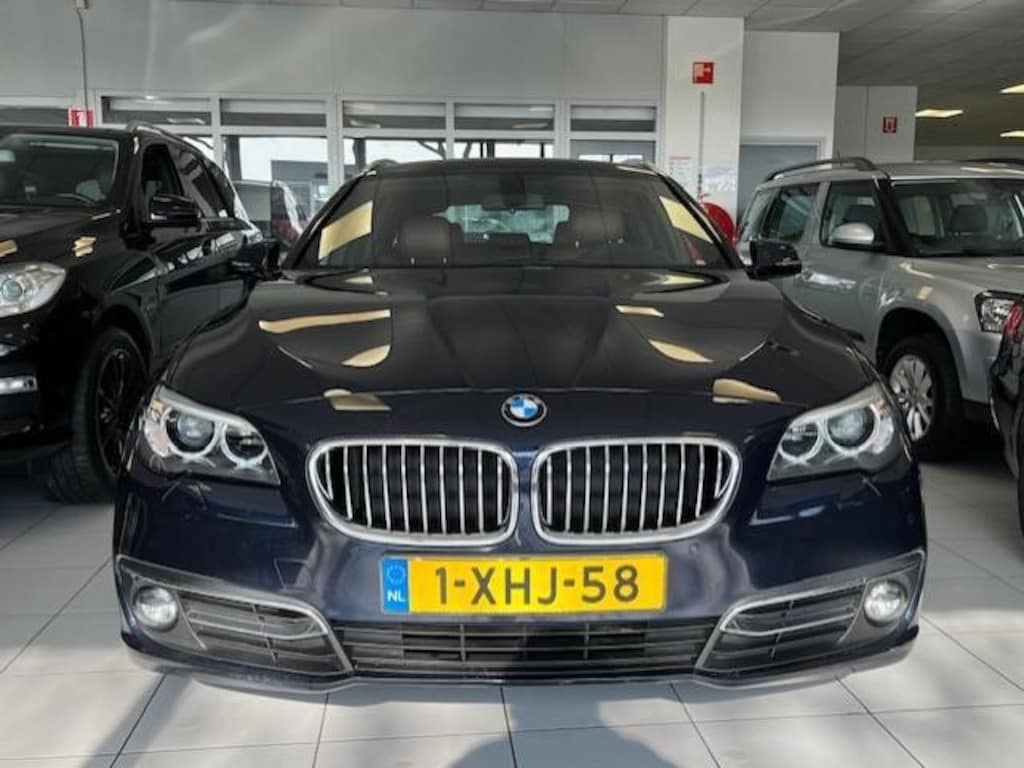 BMW 5-Serie Touring 520i Last Minute Edition/NAP/Navi/Leder/Trekhaak/Stoelverwarming