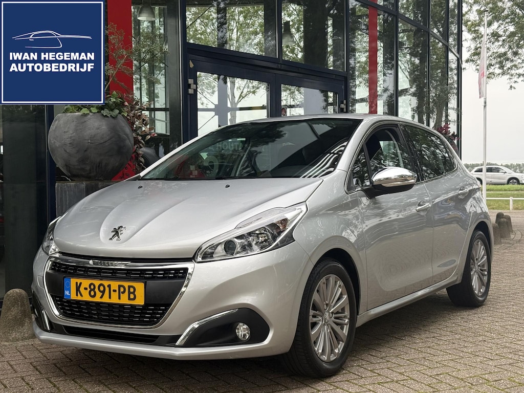 Peugeot 208 1.2 PureTech Tech Edition 110PK | Navigatie | Climate Control | Cruise Control | Parkeersensoren