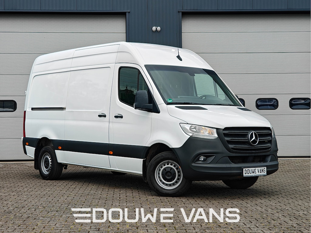 Mercedes-Benz Sprinter 317 L2H2 Automaat Distronic Trekhaak MBUX Omvormer Navi