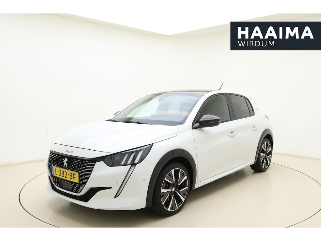 Peugeot 208 1.2T 100pk GT | Afneembare Trekhaak | Achteruitrijcamera | Panoramadak | Cruise control | Airco | Stoelverwarming | Climate control | Interieurverlichting | Stuurbediening | Sportstuurwiel |