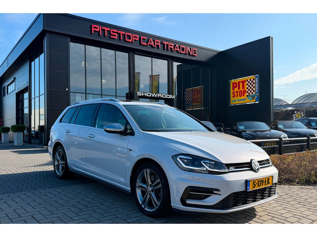 Volkswagen Golf Variant 1.5 TSI Highline Business R, Trekhaak, Pano, Adaptive Cruise,