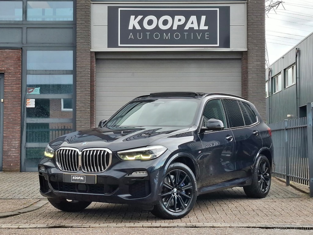 BMW X5 XDrive30d High Executive M-Sport | HUD | Pano | H/K | Trekhaak | Dealer Onderhouden