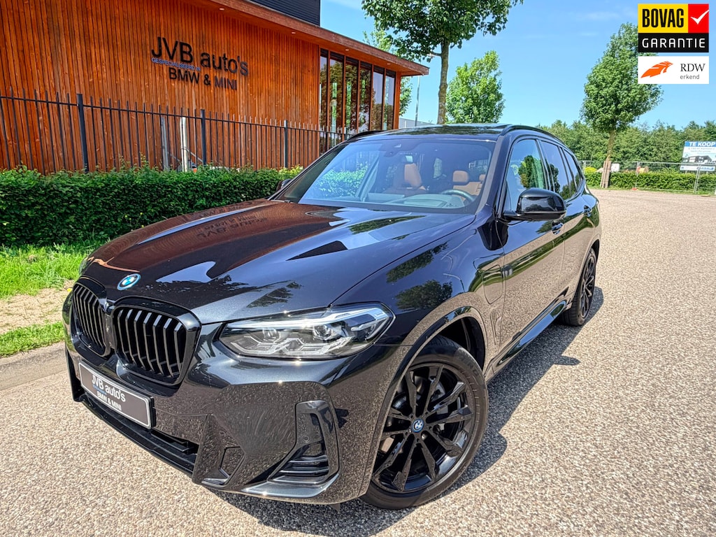 BMW X3 XDrive30e, M-sport, M-stoel, trekhaak, panorama, acc