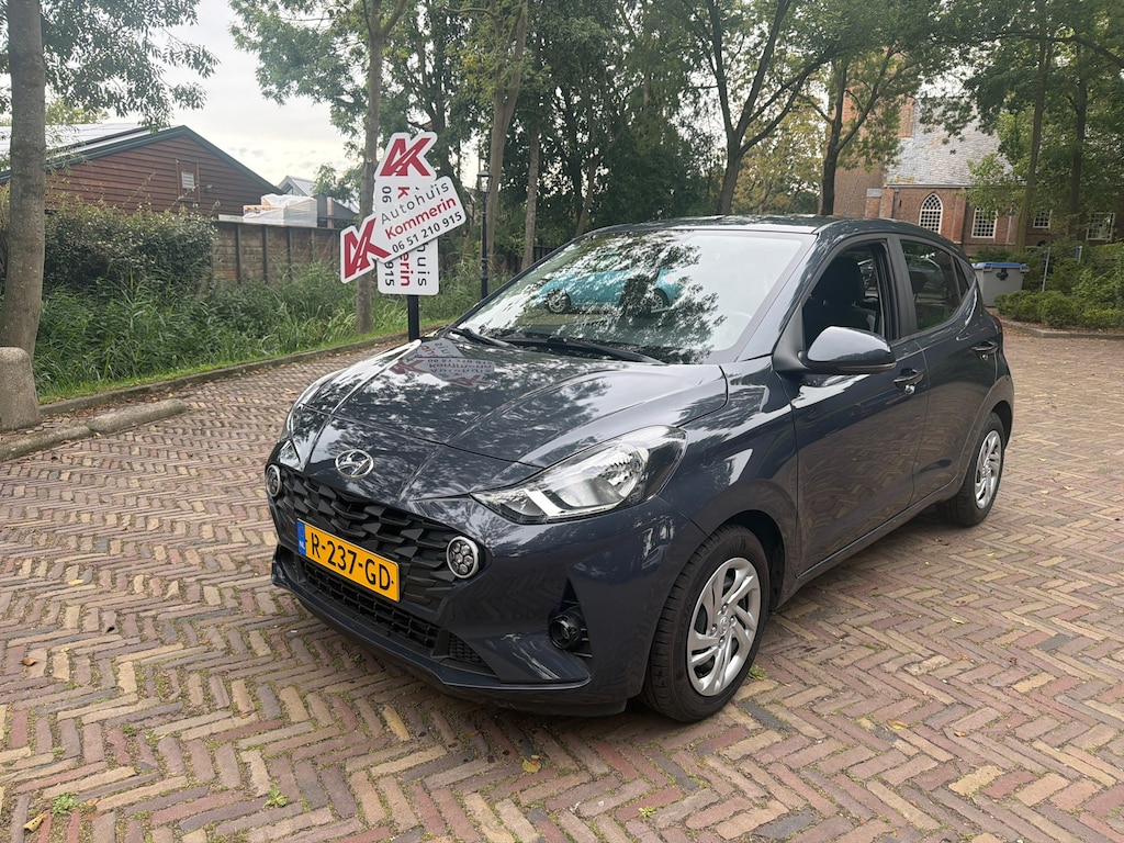 Hyundai i10 1.0 Comfort carplay. zijn altijd de goedkoopste met de beste Vakgarage BOVAG service.