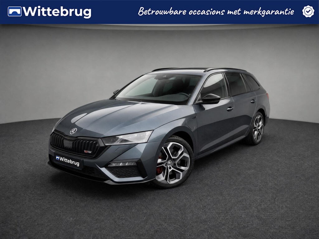 Skoda Octavia Combi 1.4 TSI RS iV PHEV 245pk DSG Automaat / Panorama schuifk dak / Navigatie / LM 19 inch / LED / Camera / Park Assist / Head up