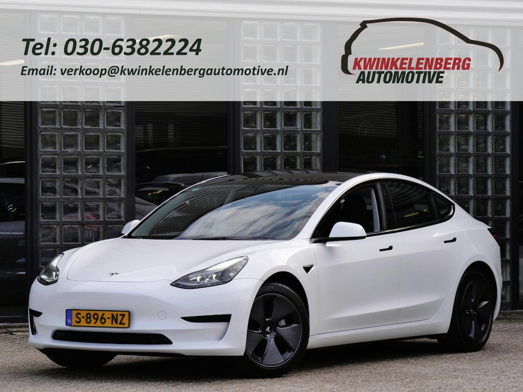 Tesla Model 3 RWD 60kWh PLUS/ WARMTEPOMP/ LFP ACCU/ TREKHAAK/ NL-AUTO 1STE EIGENAAR/ SOH 93%