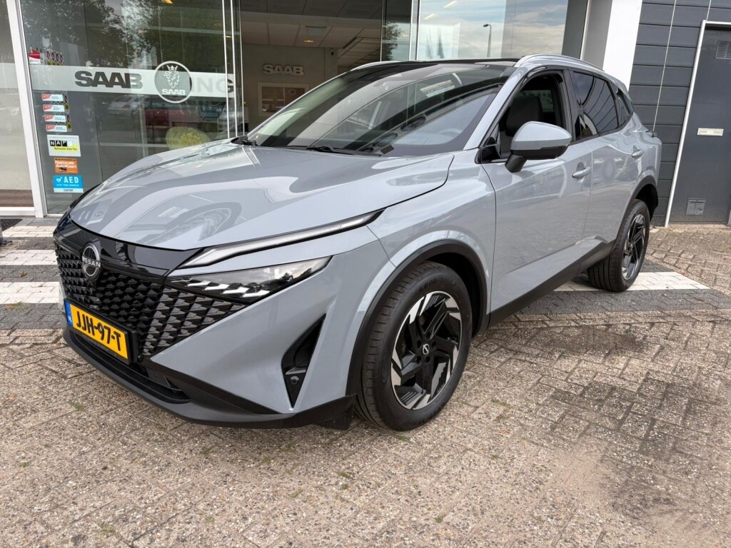 Nissan Qashqai 1.3 N-Connecta pano | head-up | Stoelverwarming