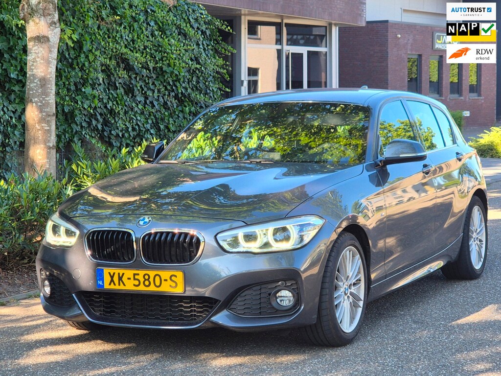 BMW 1-Serie 120i High Executive M Sport Apple CarPlay Trekhaak LED NAP Dealer onderhouden RIJKLAAR 184pk