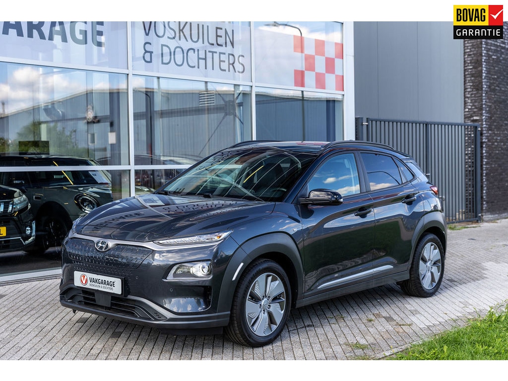 Hyundai Kona Electric EV Executive 64 kWh | Dodehoek sensoren | Verwarmde stoelen
