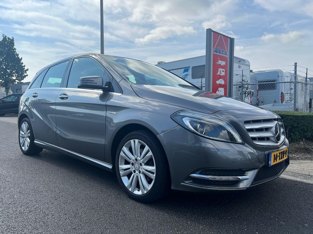 Mercedes-Benz B-klasse 200 Ambition | Airco | Adaptive Cruise Control | Panorama Dak | NAVI | Bluetooth | Lederen Bekleding