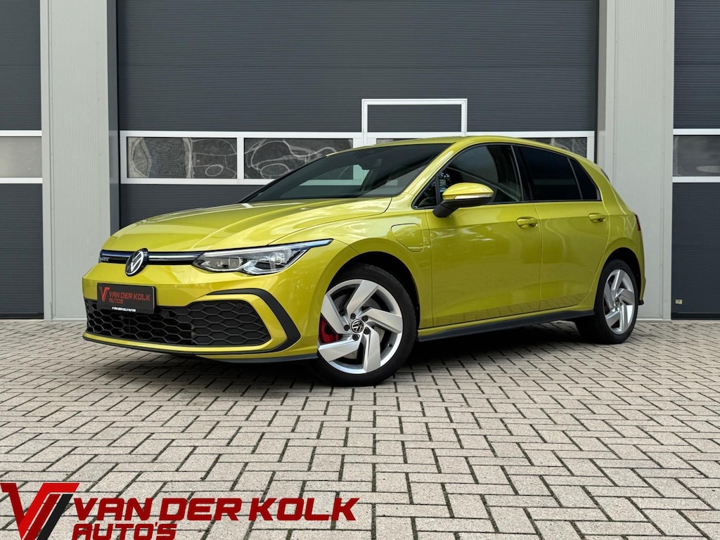 Volkswagen Golf 1.4 eHybrid GTE 245PK | Digital Cockpit | Sportstoelen | LED | Stuur/Stoelverwarming | Camera | CarPlay | Adaptive Cruise | Navigatie | Climate
