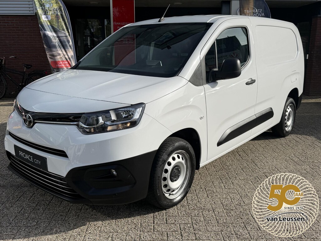 Toyota ProAce City 1.5 D-4D Challenger L2 Long LIVE-PAKKET APPLE/ANDROID PARK-SENSOR LAADBEKL-KUNSTSTOF
