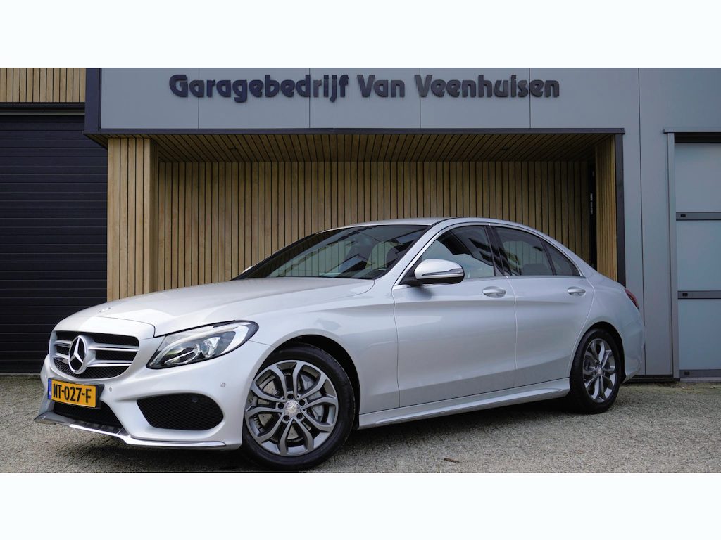 Mercedes-Benz C-klasse 180 156pk Business Solution AMG-Styling Vol-Leder LED App-Connect 17inch LM Trekhaak A-Camera *NL Auto*
