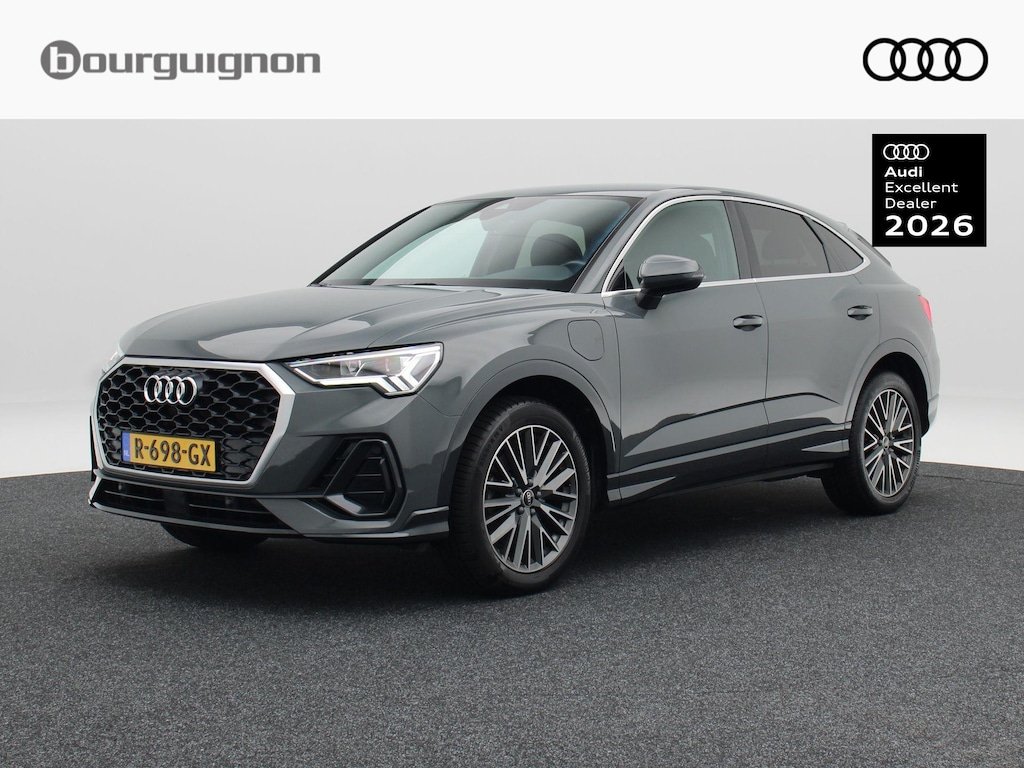 Audi Q3 Sportback 45 TFSi e 245 Pk Advanced | Stoelverwarming | Camera | Trekhaak | Climatronic | Navigatie | 19 Inch
