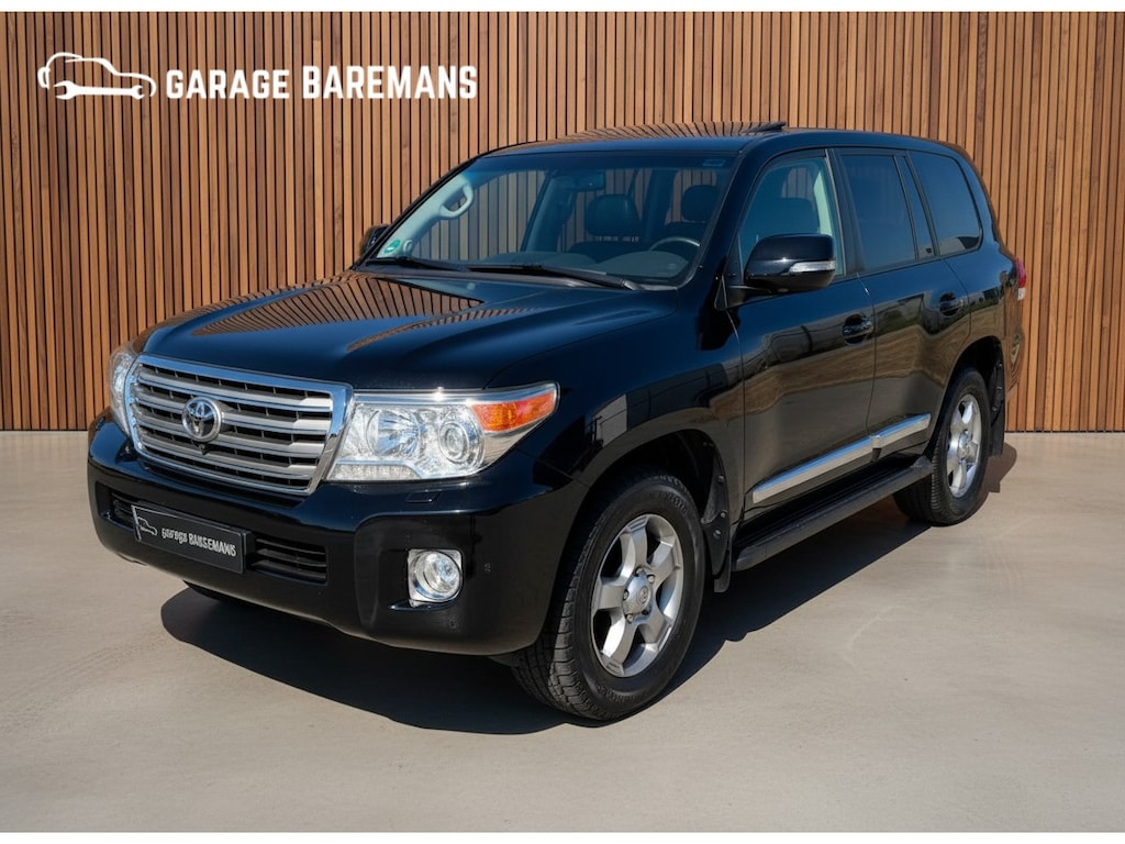 Toyota Land Cruiser V8 4.5 V8 D-4D Executive Standard Roof Blind Van