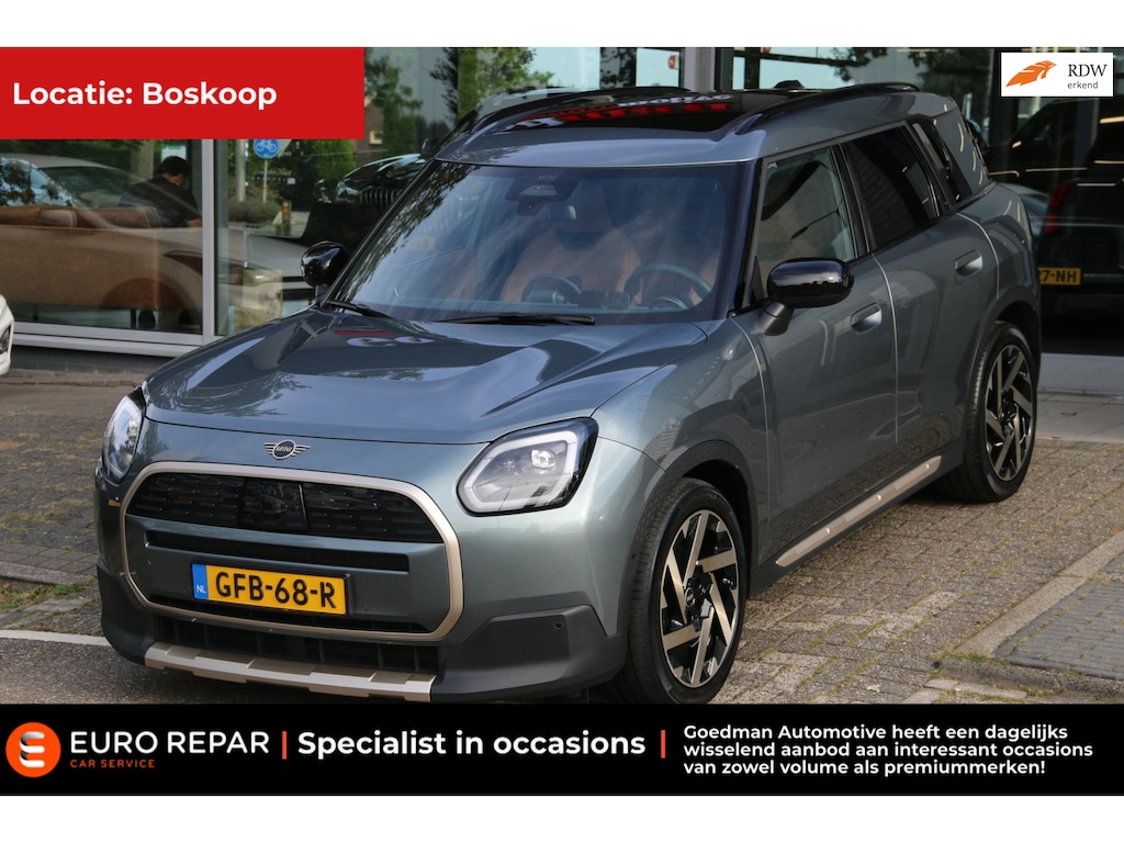 MINI Countryman E Favoured M 66.5 kWh PANO-DAK NL-AUTO NAP!