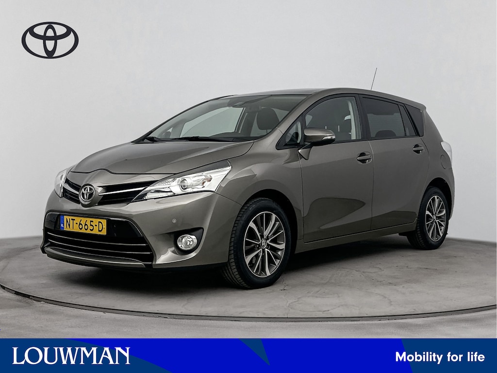 Toyota Verso 1.6 VVT-i Dynamic | Parkeersensoren V+A | Pano Dak | Navigatie |