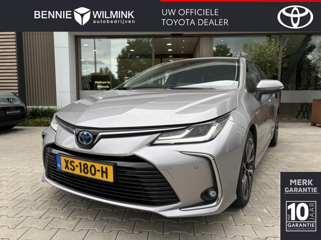 Toyota Corolla 1.8 Hybrid Executive | Leer | All Seasons