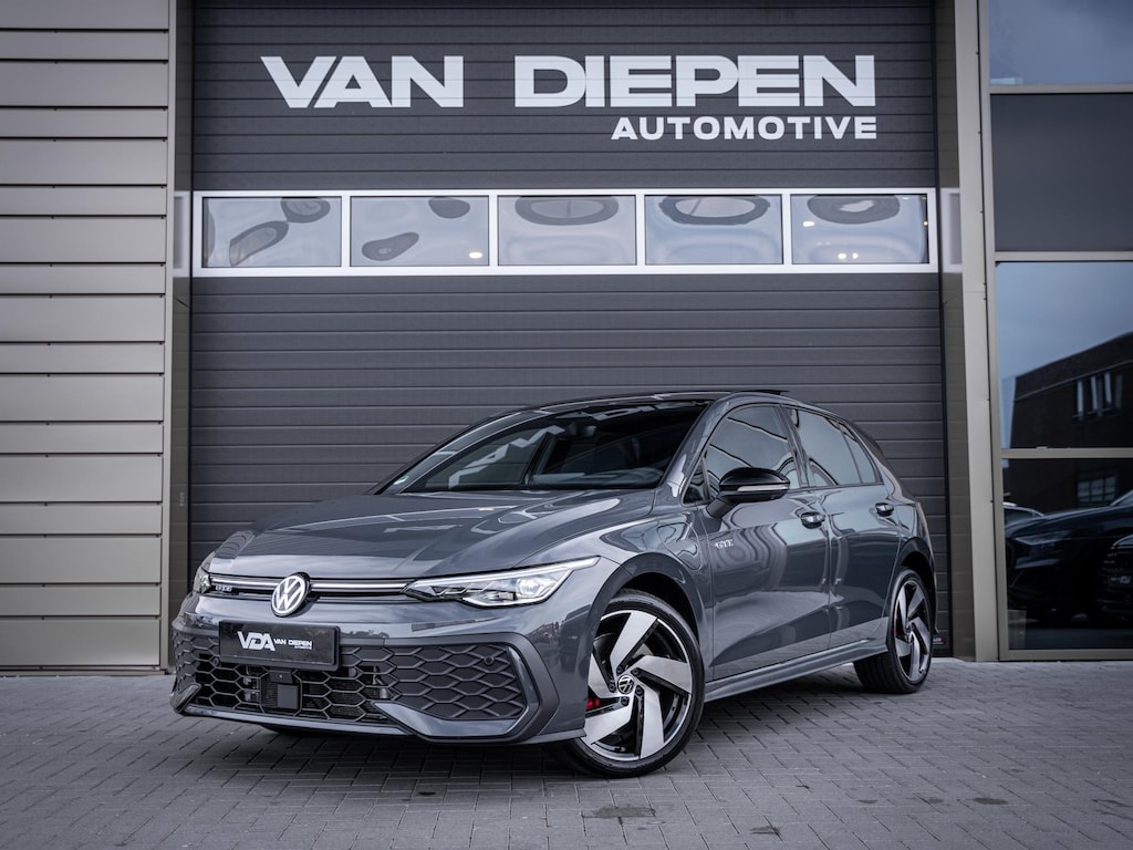 Volkswagen Golf 8.5 1.5 eHybrid GTE - Pano l HUD l 360cam l Dodehoek
