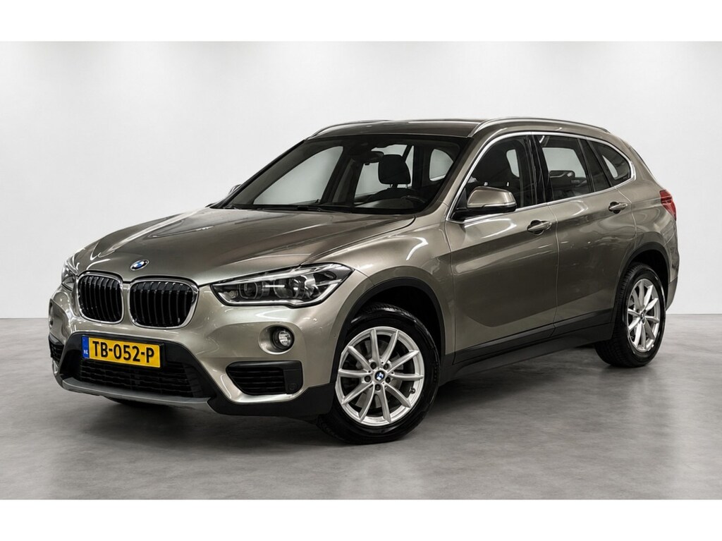 BMW X1 sDrive20i Centennial High Executive Automaat Navi Camera Trekhaak Xenon!