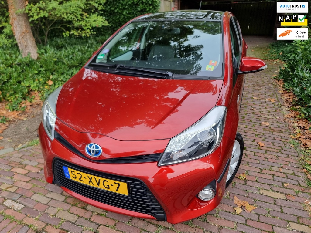 Toyota Yaris 1.5 Full Hybrid Dynamic Pano/Navi/Zwart Leder