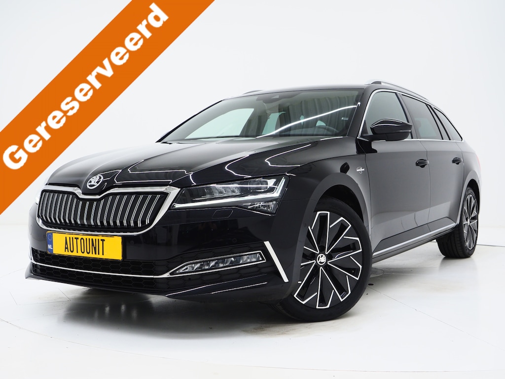 Skoda Superb Combi 1.4 TSI iV Laurin & Klement | Leder | Trekhaak | Massage | Canton | Keyless | Memory | Sfeerlicht | Carplay