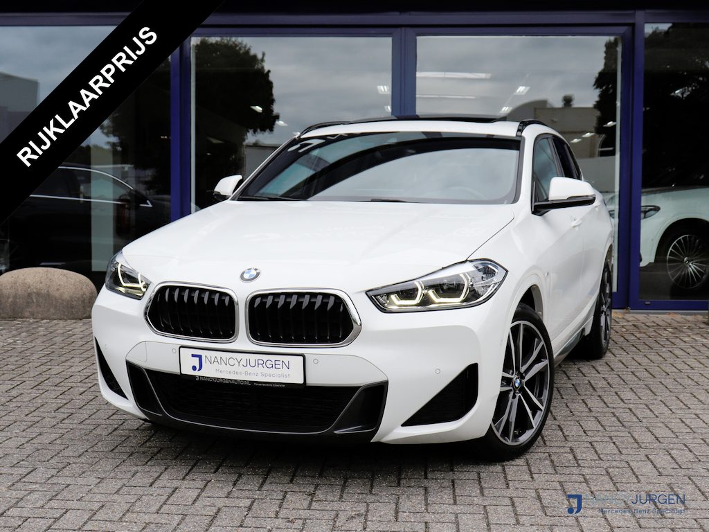 BMW X2 sDrive20i High Executive Edition | M-Pakket | Cruise Control met Remfunctie | Pano | Stoelverwarming | Leer | Elek. Kofferklep | Draadloos Opladen | Privacy Glas | Navi | HiFi-Audio | LED | DAB | Performance Control | M Sport-Chassis