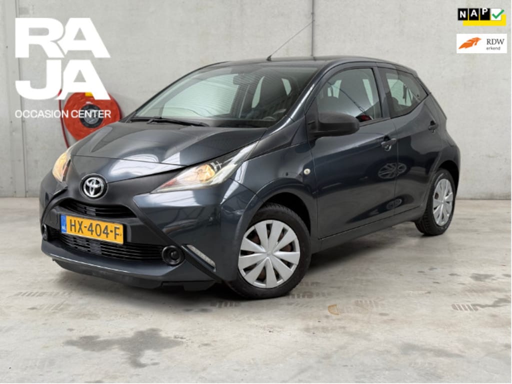 Toyota Aygo 1.0 VVT-i x-now NAP Airco Cruise Netjes