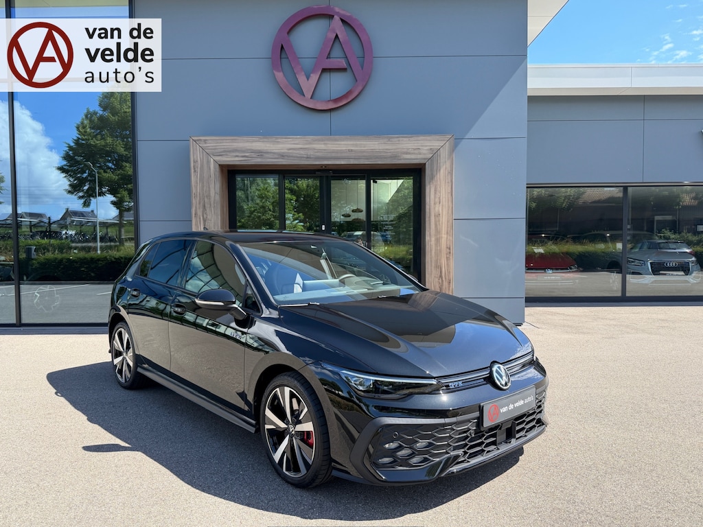 Volkswagen Golf 1.5 eHybrid GTE 272pk | Trekhaak | Led mistlampen | IQ light | Camera | Head-up | Rijklaar incl. garantie