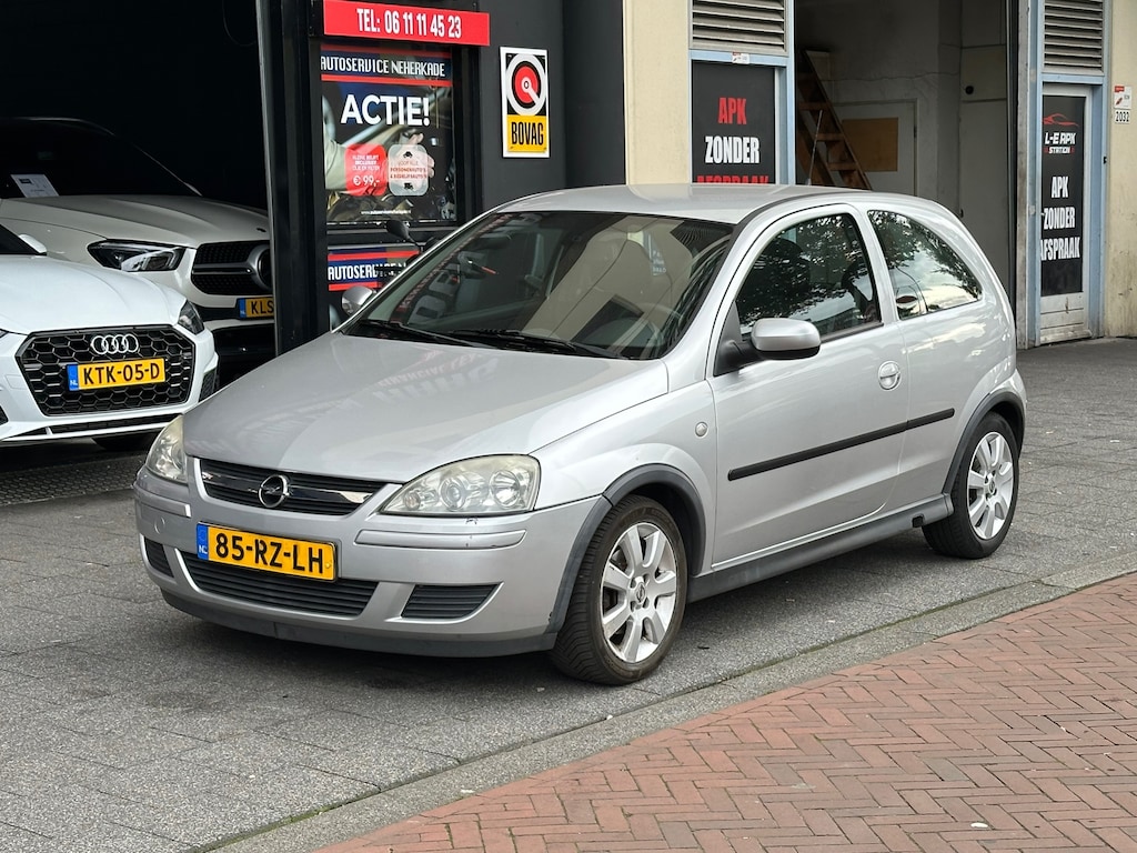 Opel Corsa 1.4-16V Silverline Airco