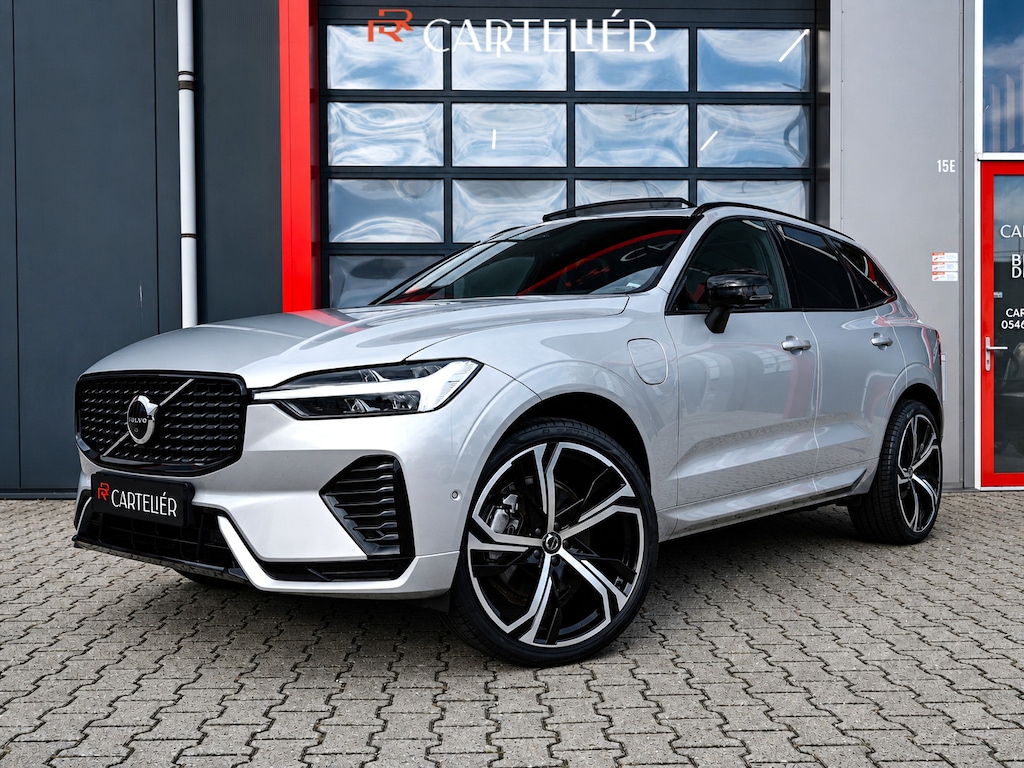 Volvo XC60 2.0 T6 R-Design 398PK AWD Long Range | Pano | H&K | Orrefors | Leder | Memory | Carplay - Android | Keyless | 360 | Trekhaak | Led | Adaptive Cruise | Stoelverwarming voor & achter | Stuurwielverwarming | Digital Dash | Dodehoek Detectie