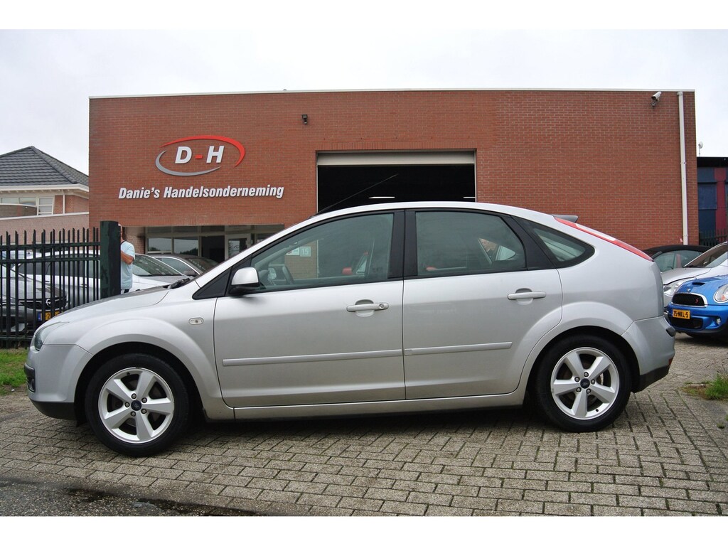 Ford Focus 1.6-16V Futura airco nieuwe apk inruil mogelijk