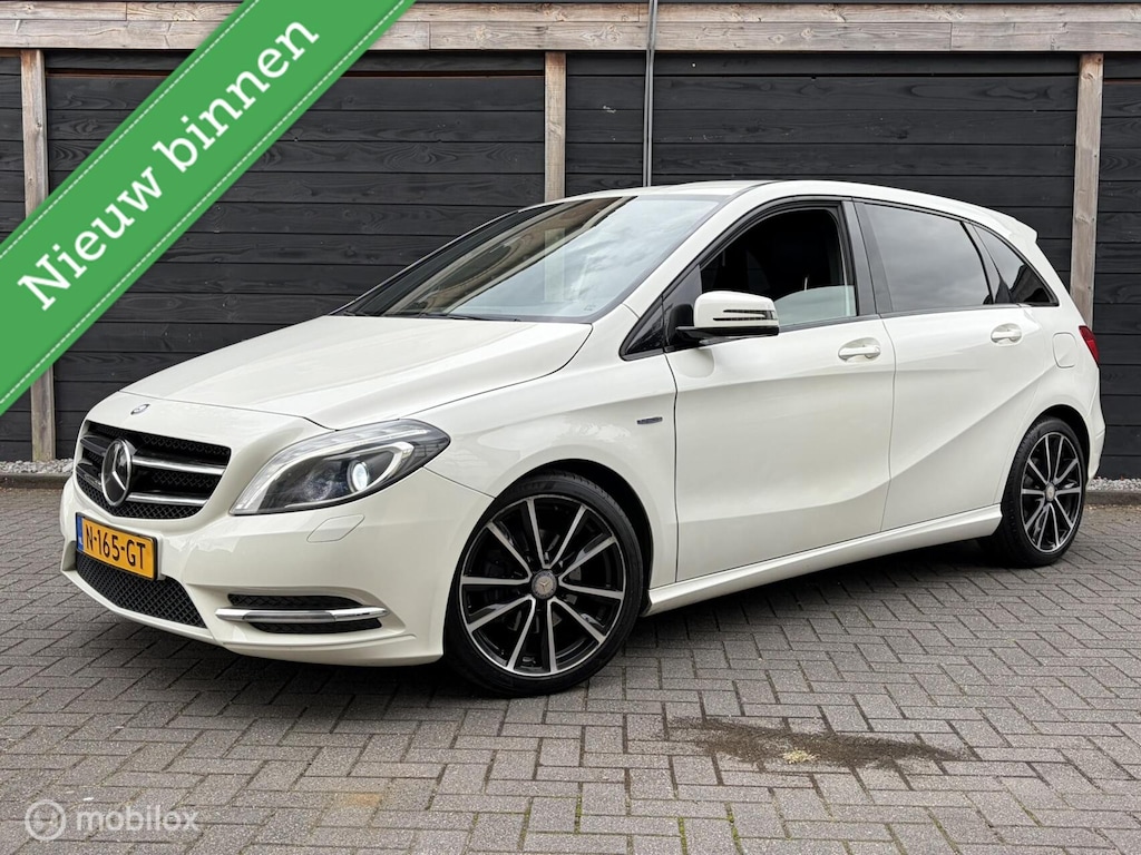 Mercedes-Benz B-klasse 180 Ambition FM nav / Leder / Xenon