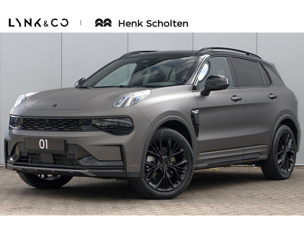 Lynk & Co 01 276PK More | Wrap Matte Charcoal | 360 Graden Camera | Harman Kardon | Panoramadak | Elektrisch bedienbare voorstoel met geheugen | Keyless Entry | Getint glas | Adaptieve Cruise Control | Dodehoekassistent | Sfeerverlichting | Stuurwielverwarming | Stoelverwarming