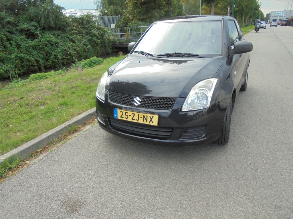 Suzuki Swift 1.3 Base