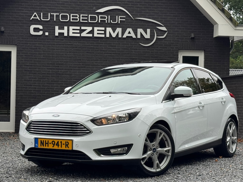 Ford Focus 1.0 Titanium Panoramadak Navigatie Cruise Climate Control stoelverwarming