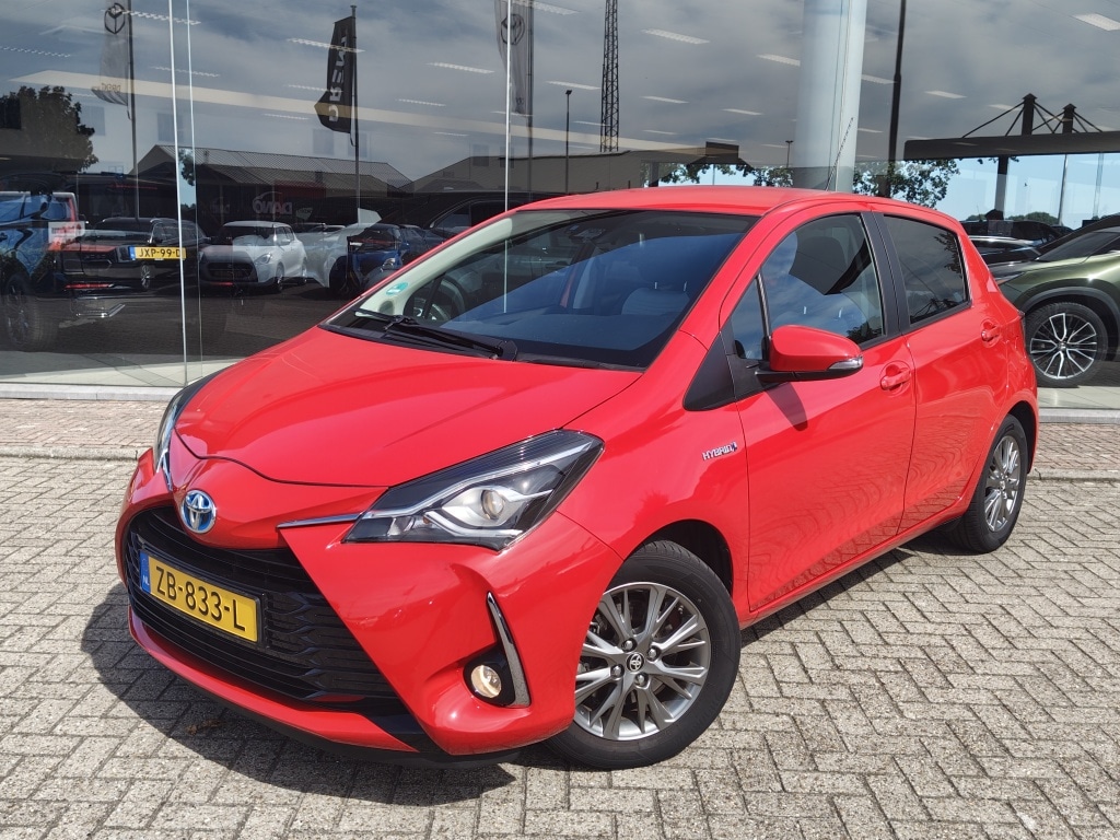 Toyota Yaris 1.5 Hybrid Dynamic | NL Auto | Navi | Keyless Entry & Start | Cruise Control