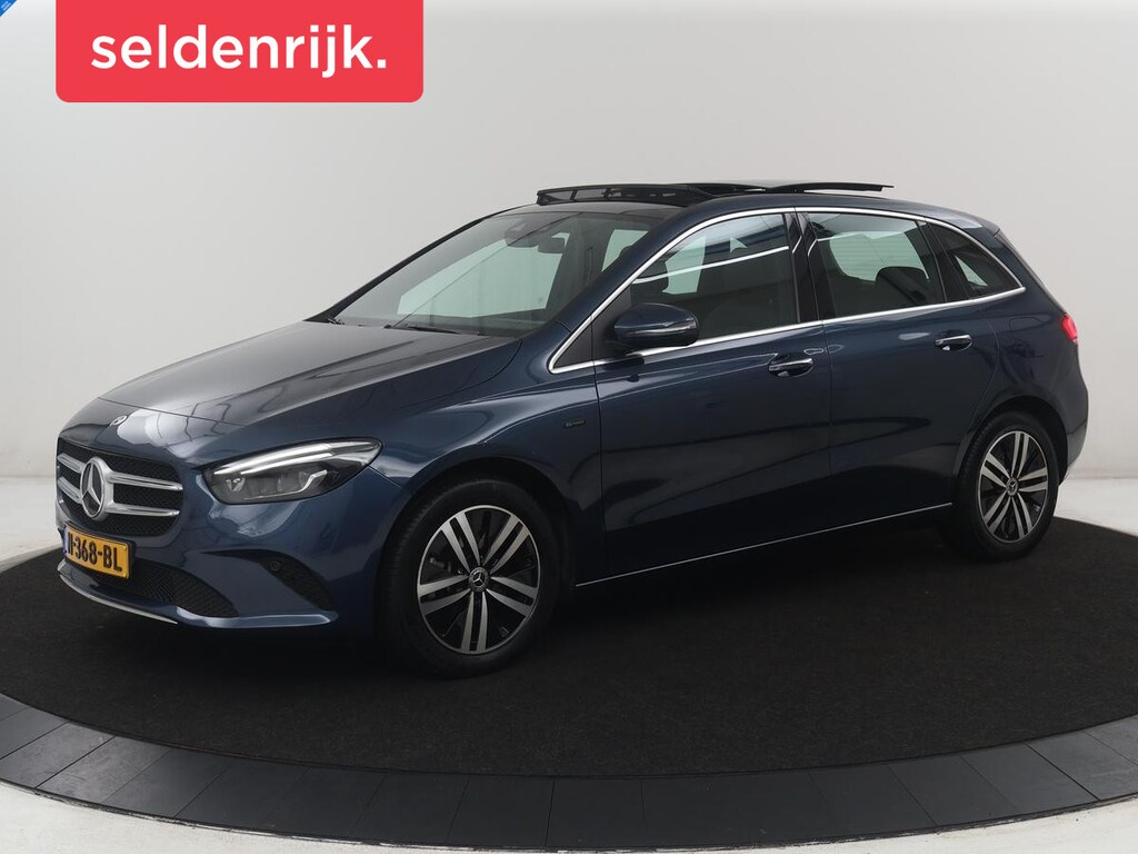 Mercedes-Benz B-klasse 250 e Business Solution Luxury Limited | SOH 97,5% | Panoramadak | Memory | Leder | Cruise control | Stoelverwarming | Sfeerverlichting | Elektrische achterklep | Camera | Park assist