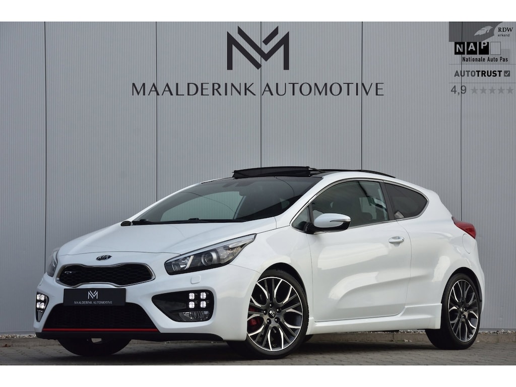 Kia Ceed Cee'd 1.6 GDI 204 pk GT Panodak, Keyless, Camera, Navi, Stoelverwarming, Led, Dealer Onderhouden