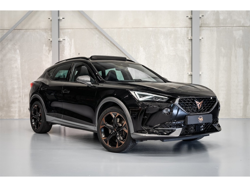 CUPRA Formentor 1.4 e-HYBRID VZ 245 PK | Panoramadak | DCC | Matrix LED | Memory | 19" Koper | Supersport Stuur