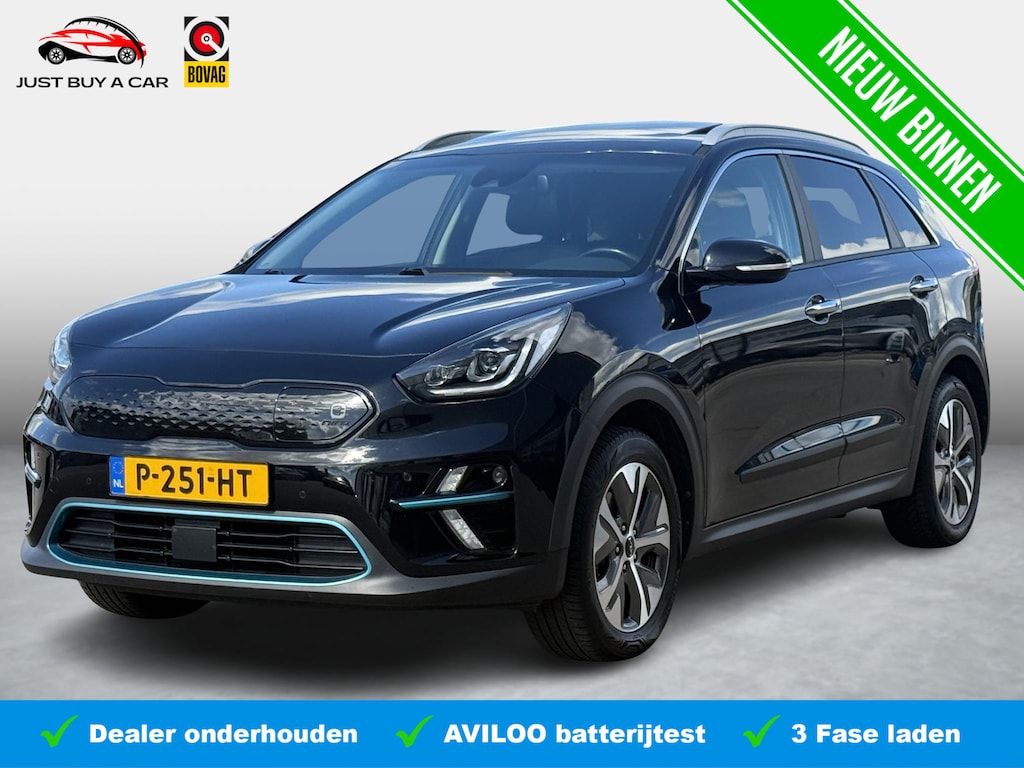 Kia Niro EV e-Niro DynamicPlusLine 64 kWh SOH 94,1% | Trekhaak | Schuif-Kanteldak | Adaptive Cruise | 3-Fase 11kW | Stoel- & Stuurverwarming | LED | Camera | Keyless | Lane Assist | Apple CarPlay | 1e Eigenaar | Dealeronderhouden |