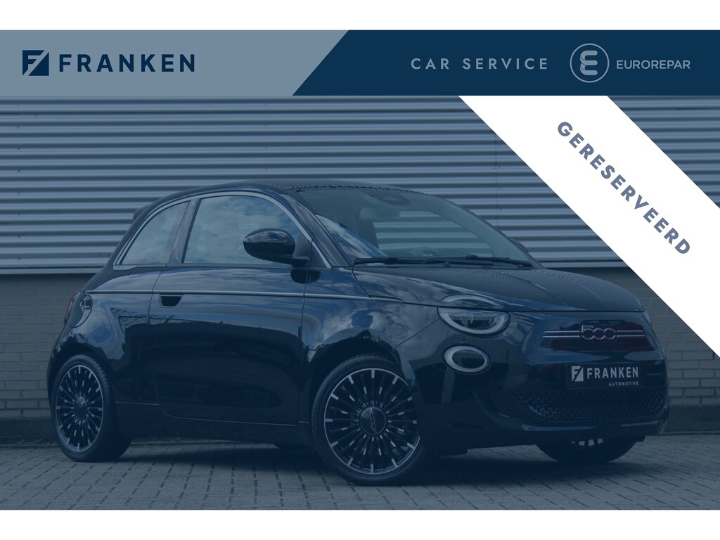 Fiat 500e La Prima 42 kWh | SOH 94,50% | Leder | Panorama dak | Parkeersensoren | Camera | BLIS