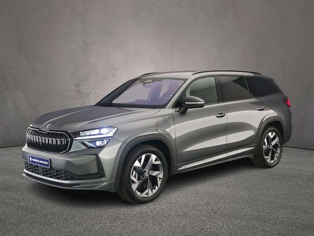 Skoda Kodiaq 1.5 TSI PHEV Sportline Business 204pk DSG Automaat, Adaptive cruise control, Verwarmde voorruit, Stoelverwarming, Stuurverwarming, Achteruitrijcamera, Matrix LED koplampen, Parkeersensoren