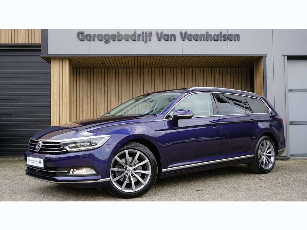 Volkswagen Passat Variant 2.0 TSI 220PK DSG Highline Pano.Dak Leder DynAudio 360-View Standkachel HUD *Complete Passat*